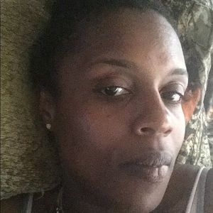 Meet your Posher, Ebony